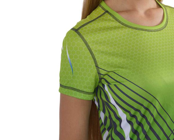 Close-up of the personalized women’s sports T-shirt in an intense shade of green. Lightweight, breathable fabric. Design your own pattern at AMGS Group and stand out during training!